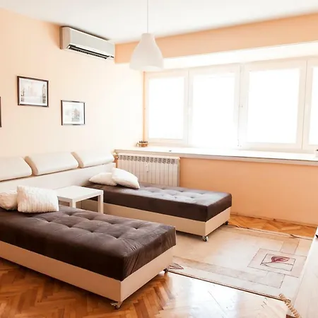 Grand Location For Your *