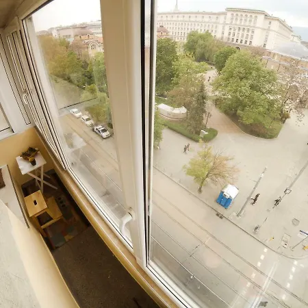 Apartment Grand Location For Your