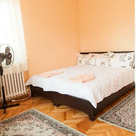 Apartment Grand Location For Your