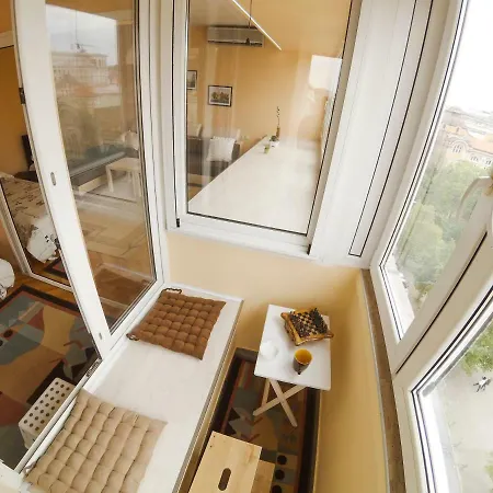 Apartment Grand Location For Your *